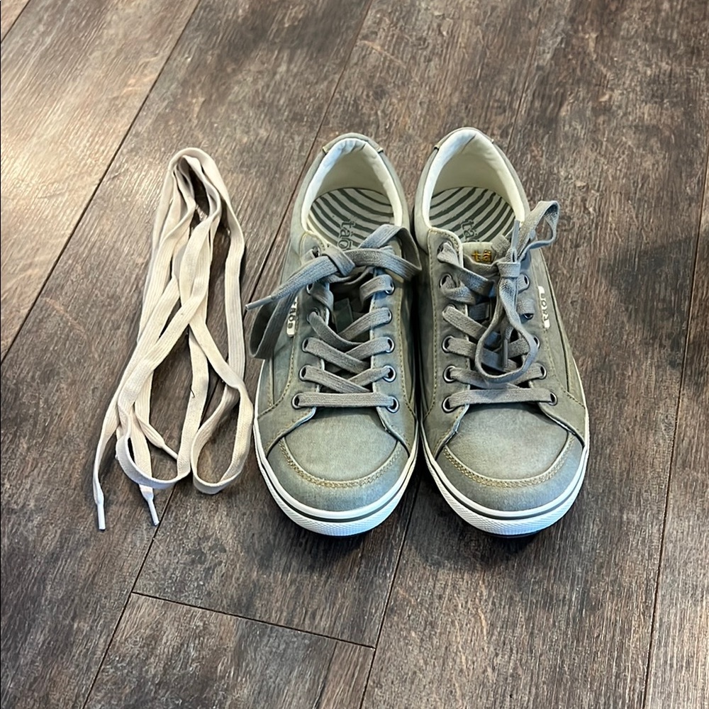 Taos Footwear Gray Canvas Sneakers